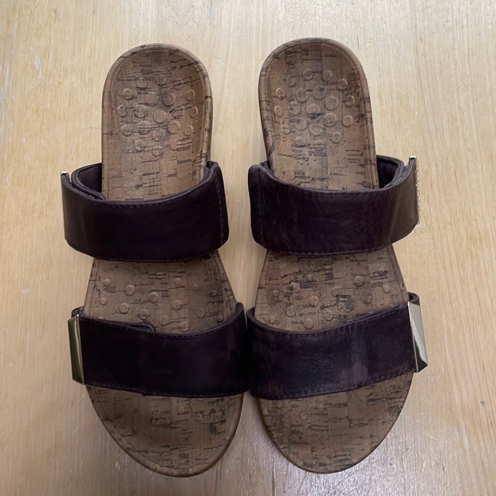 Vionic Wedge Sandal Women 8 Brown textured  Leather Comfort Shoe